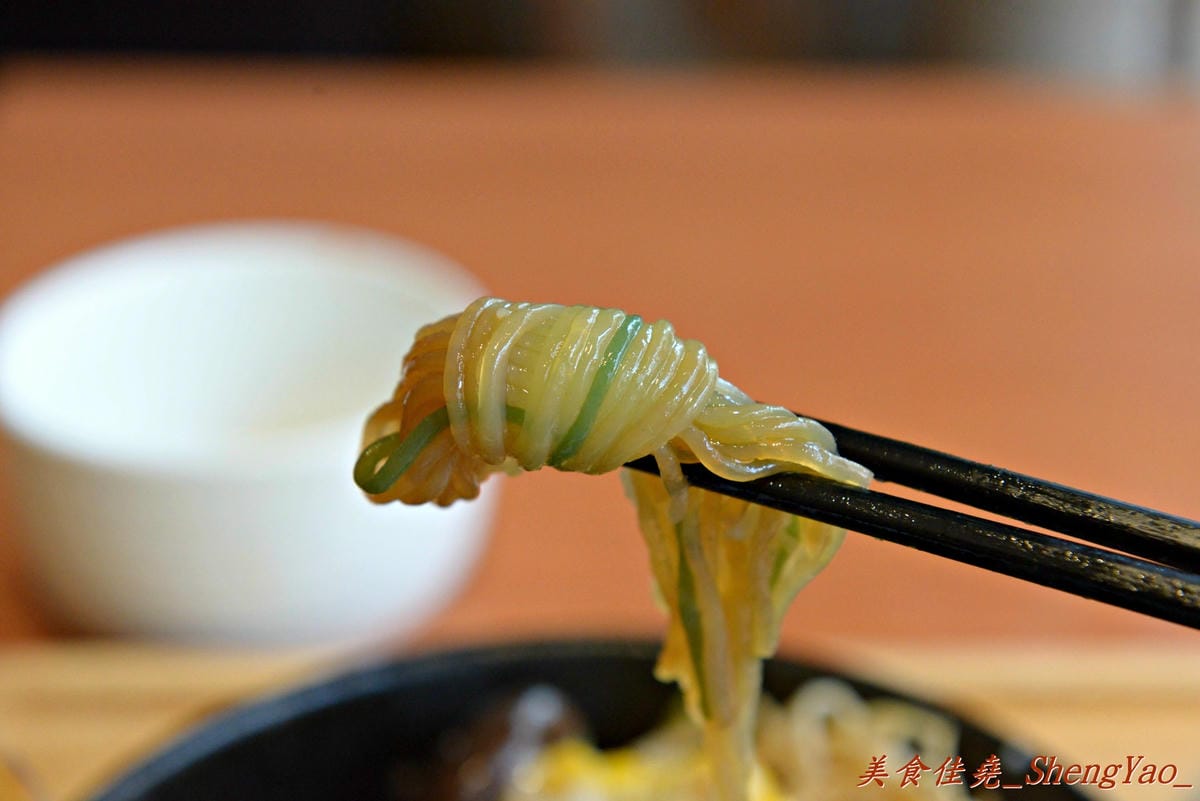 [台中龍井]豆子洋食商行 – 在東海商圈小有名氣的”豆子咖啡”轉型賣洋食鍋物了,餐點口味有水準,份量充足且價位合理,用餐環境超舒適,約會聚餐好去處。(店家邀約)