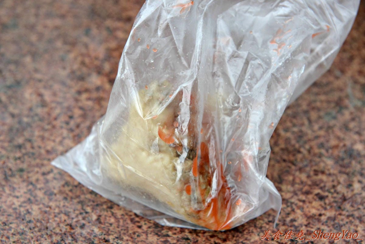 [台中沙鹿]鞠躬肉粽 – 向上路七段旁有故事的無名肉粽攤,店家母子倆超客氣,逢車都會鞠躬,肉粽吃起來還不差。(已歇業)