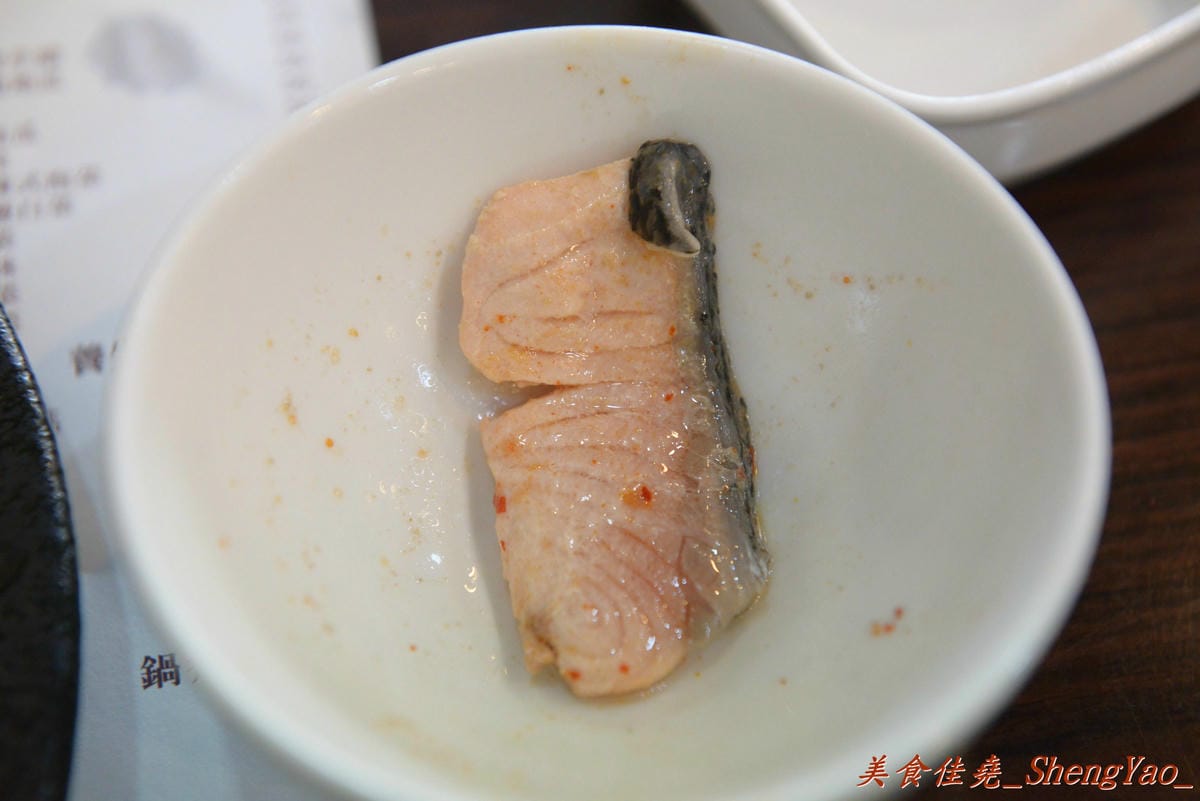 [台中沙鹿]新都 私房涮涮鍋 – 沙鹿在地人才知道,隱身巷弄間的老字號火鍋店,食材新鮮,湯頭用埔里水熬製,價格稍微偏高。