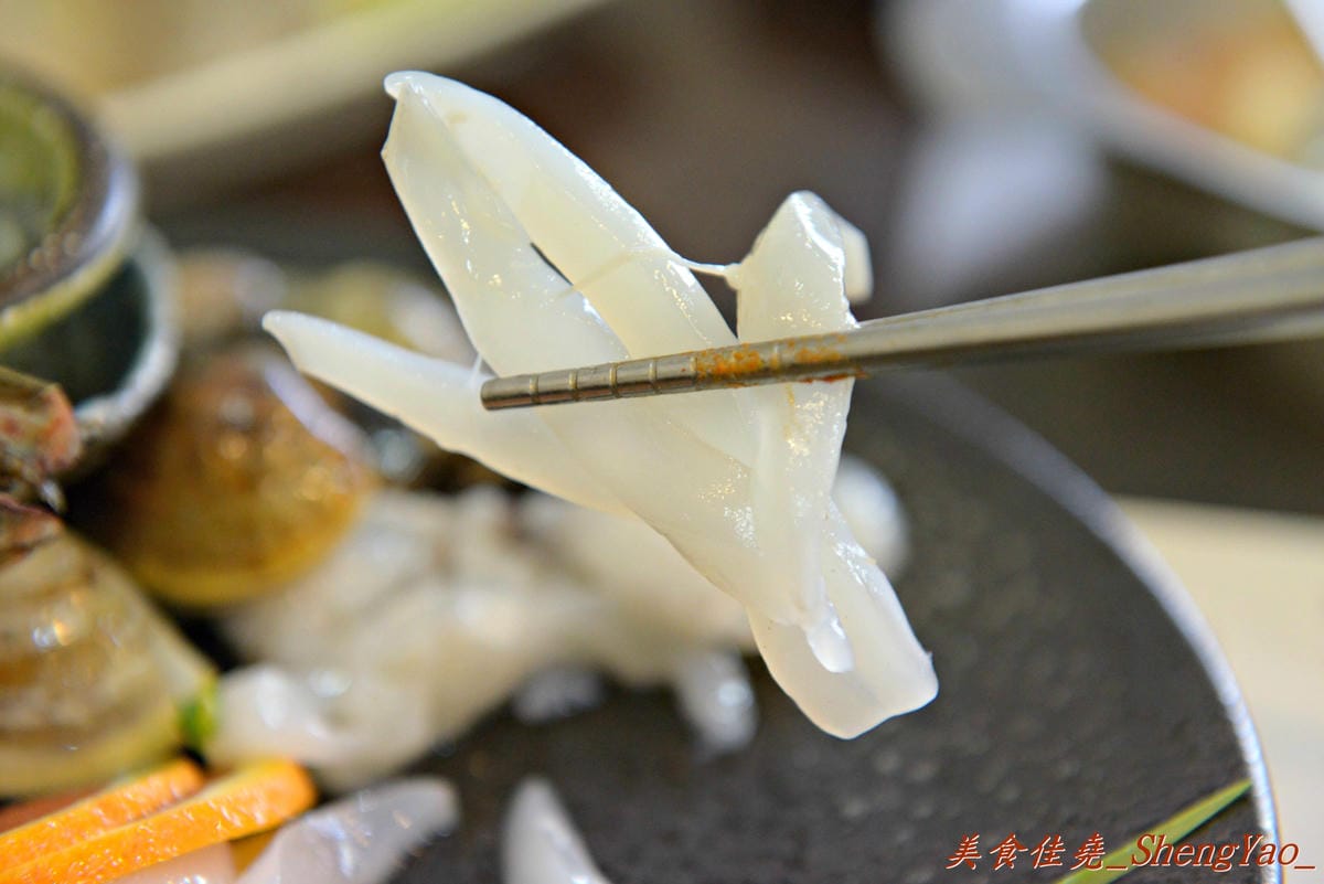 [台中沙鹿]新都 私房涮涮鍋 – 沙鹿在地人才知道,隱身巷弄間的老字號火鍋店,食材新鮮,湯頭用埔里水熬製,價格稍微偏高。