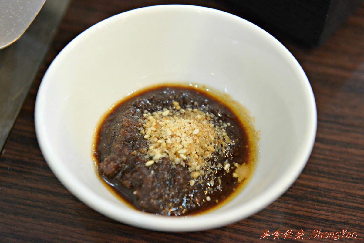 [台中沙鹿]新都 私房涮涮鍋 – 沙鹿在地人才知道,隱身巷弄間的老字號火鍋店,食材新鮮,湯頭用埔里水熬製,價格稍微偏高。