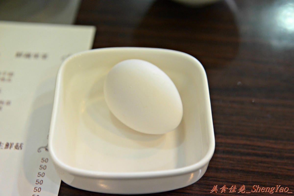 [台中沙鹿]新都 私房涮涮鍋 – 沙鹿在地人才知道,隱身巷弄間的老字號火鍋店,食材新鮮,湯頭用埔里水熬製,價格稍微偏高。