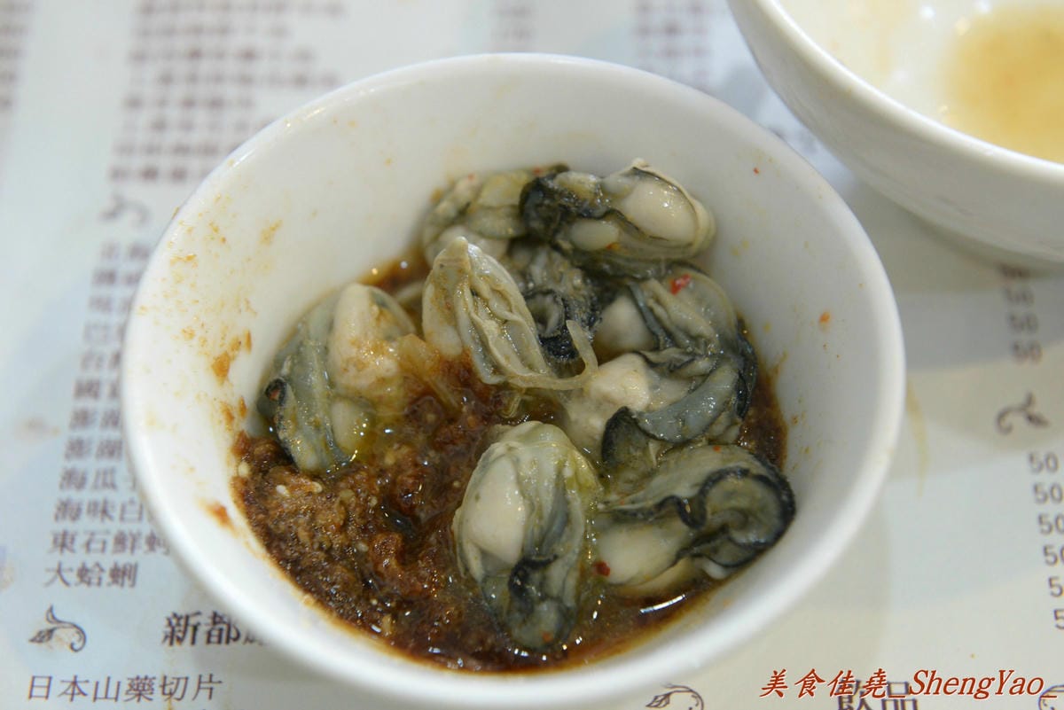 [台中沙鹿]新都 私房涮涮鍋 – 沙鹿在地人才知道,隱身巷弄間的老字號火鍋店,食材新鮮,湯頭用埔里水熬製,價格稍微偏高。