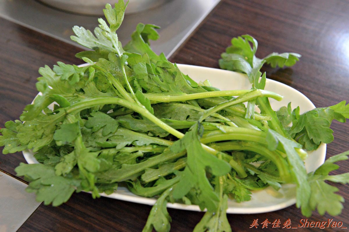 [台中沙鹿]新都 私房涮涮鍋 – 沙鹿在地人才知道,隱身巷弄間的老字號火鍋店,食材新鮮,湯頭用埔里水熬製,價格稍微偏高。