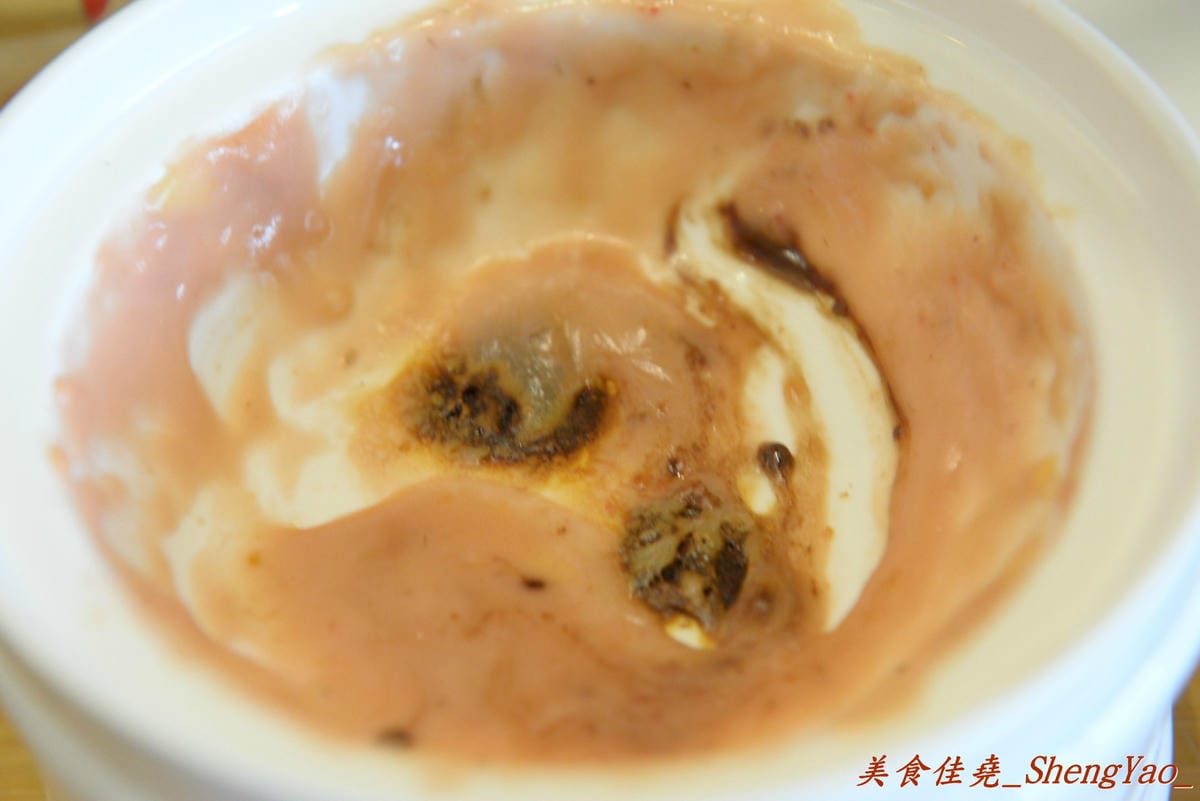 [台中西區]橋貳餐館 Bashi Bashi Bistro – 超夢幻的季節限定草莓起司鍋,顛覆一般的瑞士起司鍋,搭配上棉花糖和草莓沾著吃,酸酸甜甜又鹹鹹的感覺好特別。(已歇業)