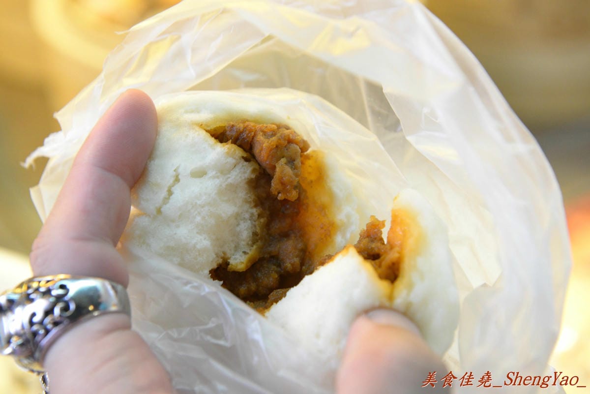 [台中西屯]林洋記香港燒賣 逢甲店 – 逢甲夜市散步美食又一家,多達20種以上的精緻港式燒賣可挑選,味道上還算不錯,年輕帥哥老闆態度親切。
