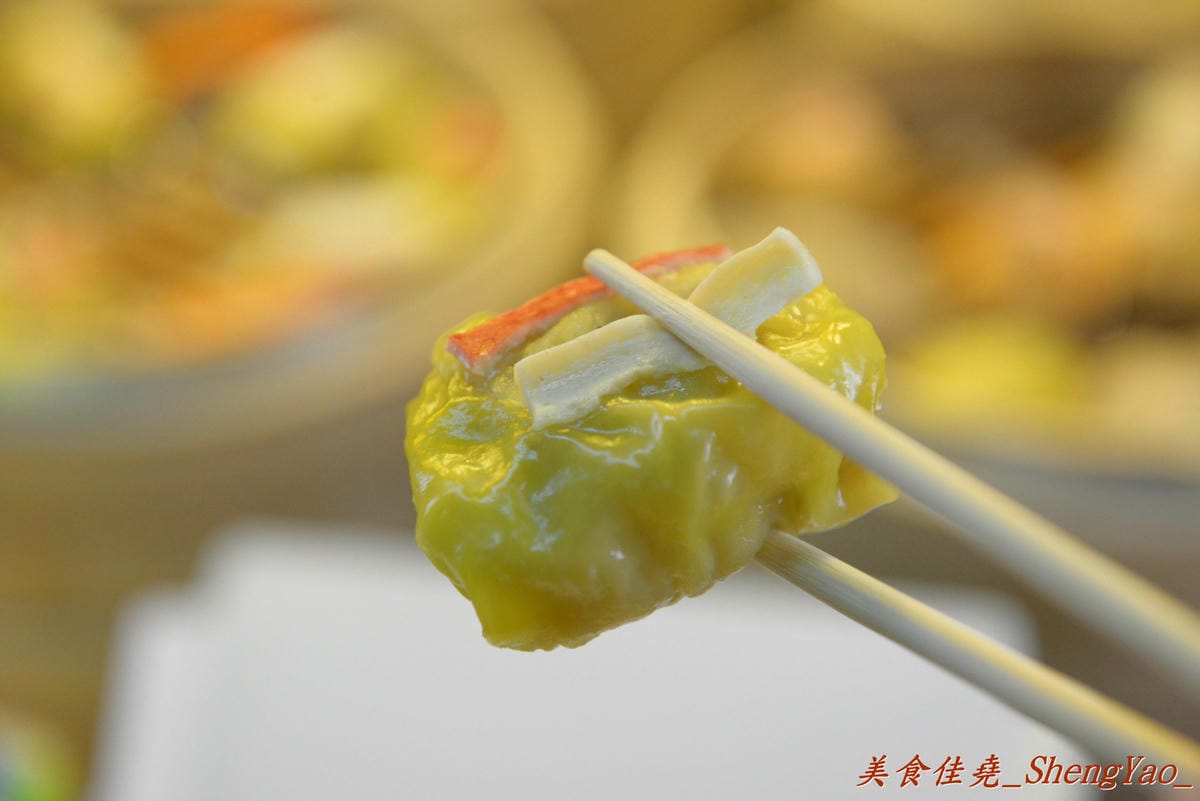 [台中西屯]林洋記香港燒賣 逢甲店 – 逢甲夜市散步美食又一家,多達20種以上的精緻港式燒賣可挑選,味道上還算不錯,年輕帥哥老闆態度親切。