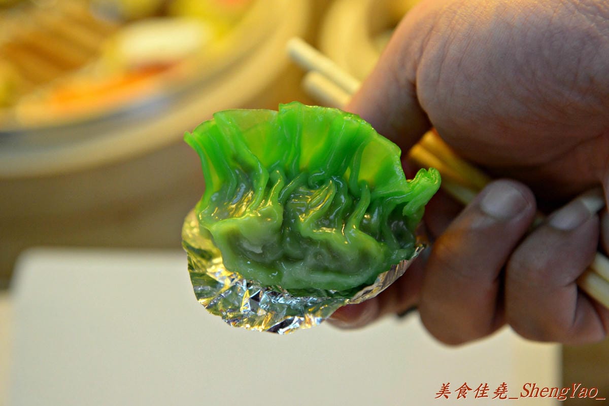 [台中西屯]林洋記香港燒賣 逢甲店 – 逢甲夜市散步美食又一家,多達20種以上的精緻港式燒賣可挑選,味道上還算不錯,年輕帥哥老闆態度親切。