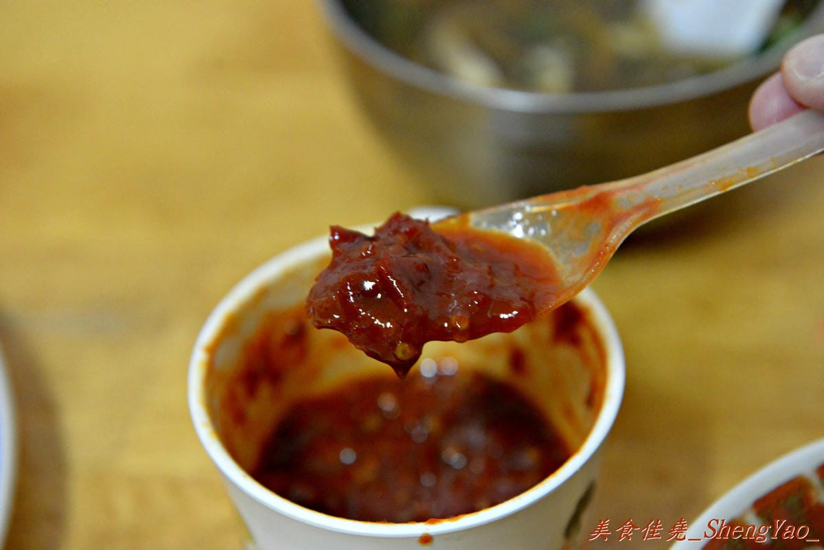 [台中清水]味香麵店 – 陪伴著無數在地清水人從小到大的回憶,素稱”高美大飯店”,簡單樸實的味道,便宜又大碗,每到中午用餐時段客人總是大排長龍。