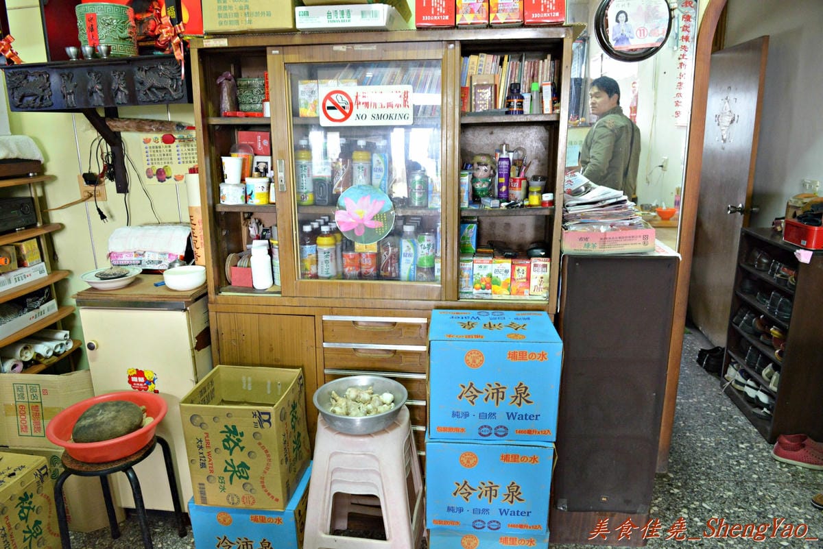 [台中清水]味香麵店 – 陪伴著無數在地清水人從小到大的回憶,素稱”高美大飯店”,簡單樸實的味道,便宜又大碗,每到中午用餐時段客人總是大排長龍。
