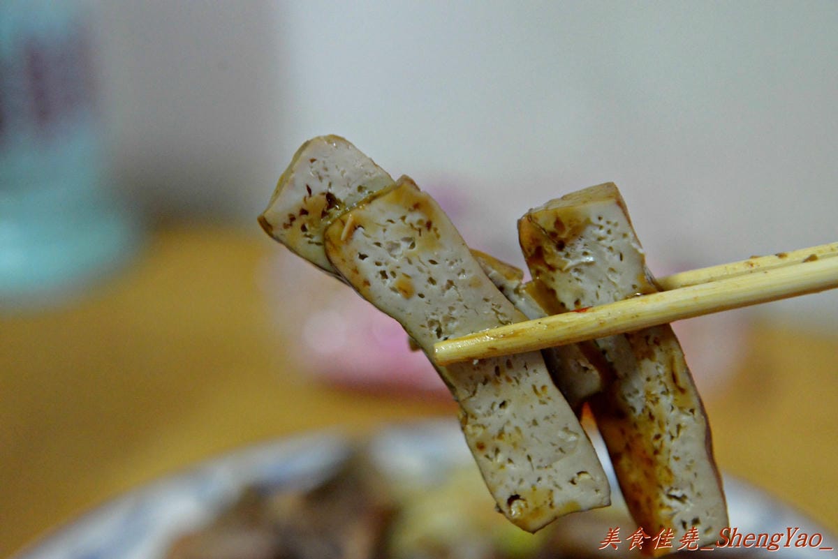 [台中清水]味香麵店 – 陪伴著無數在地清水人從小到大的回憶,素稱”高美大飯店”,簡單樸實的味道,便宜又大碗,每到中午用餐時段客人總是大排長龍。