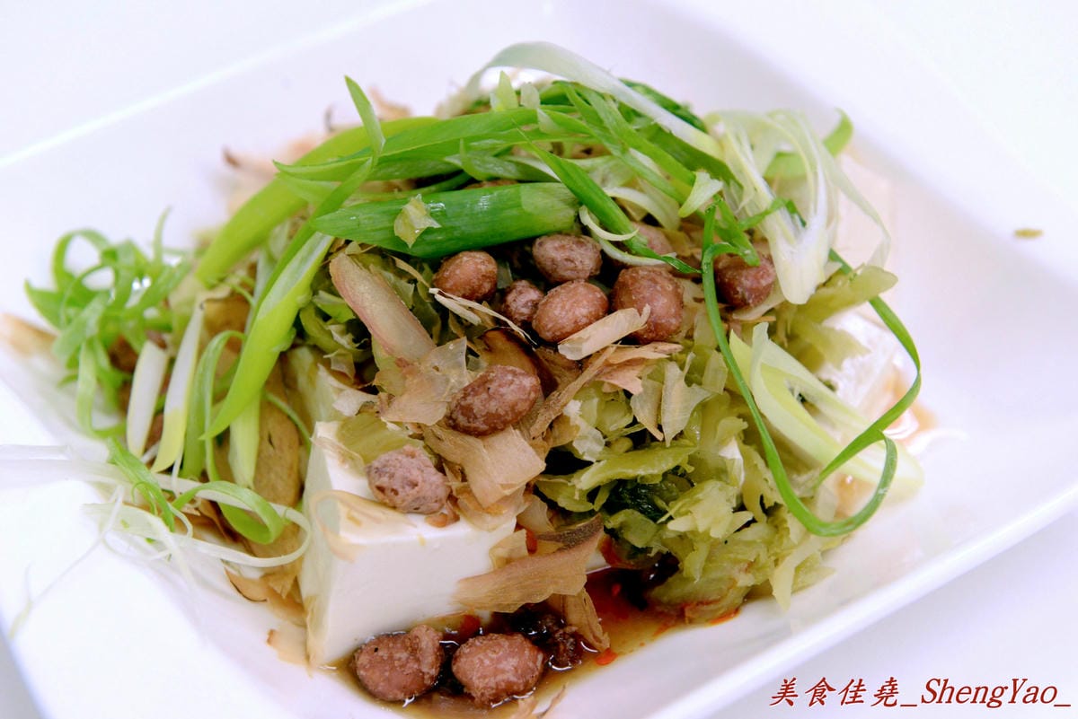 [台中北屯]海光新村 – 北平路上新開的眷村擀麵店,餐點口味還不錯,價格便宜、份量超級大,大推五味醋溜雞拌麵和士官長酸白菜麵 !!