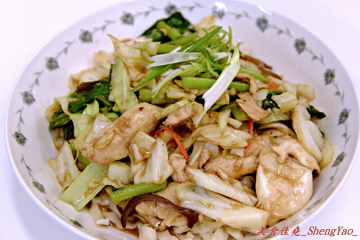 [台中北屯]海光新村 – 北平路上新開的眷村擀麵店,餐點口味還不錯,價格便宜、份量超級大,大推五味醋溜雞拌麵和士官長酸白菜麵 !!