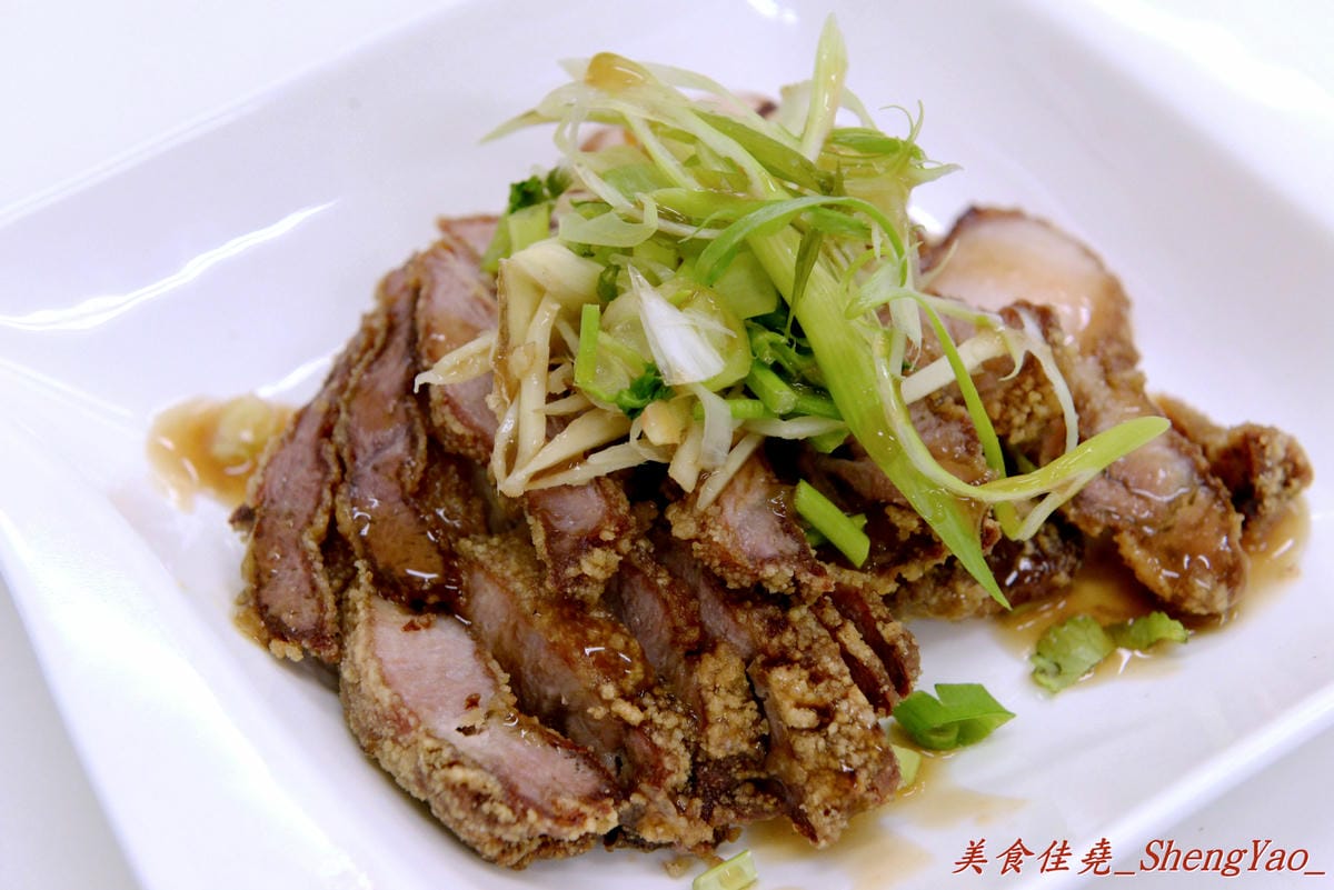 [台中北屯]海光新村 – 北平路上新開的眷村擀麵店,餐點口味還不錯,價格便宜、份量超級大,大推五味醋溜雞拌麵和士官長酸白菜麵 !!