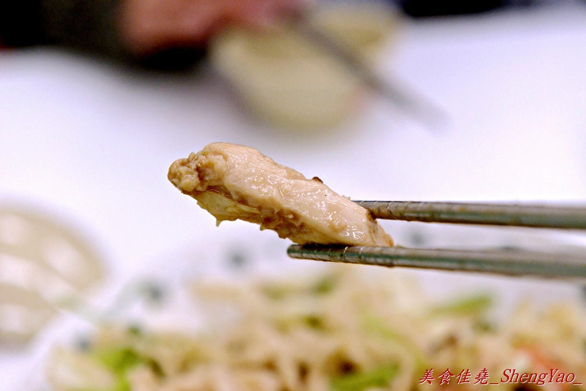 [台中北屯]海光新村 – 北平路上新開的眷村擀麵店,餐點口味還不錯,價格便宜、份量超級大,大推五味醋溜雞拌麵和士官長酸白菜麵 !!