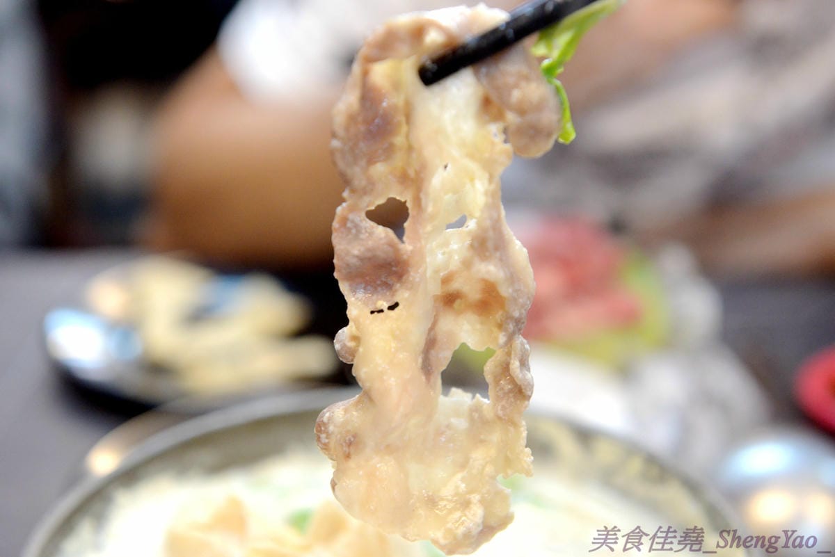 [台中沙鹿]饌囍堂臭臭鍋 靜宜店 – 彰化開上來的小火鍋連鎖店,類似”五路鍋聖”強化版,百元出頭價格,內用白飯肉燥、飲料和冰品一律免費。