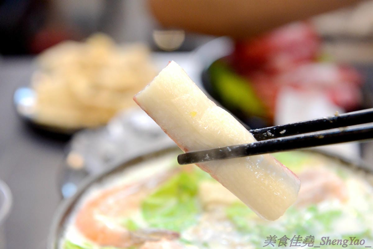 [台中沙鹿]饌囍堂臭臭鍋 靜宜店 – 彰化開上來的小火鍋連鎖店,類似”五路鍋聖”強化版,百元出頭價格,內用白飯肉燥、飲料和冰品一律免費。