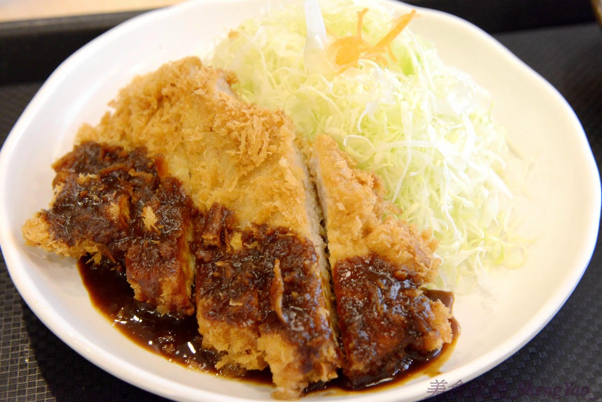 [台中西屯]勝里日式豬排專賣店 台中大遠百店 -來自名東京古屋愛知縣的人氣平價豬排連鎖專賣店,台灣第二家分店,豬排厚實有咬勁、外皮麵衣也頗有特色,口感令人印象深刻。(已歇業)