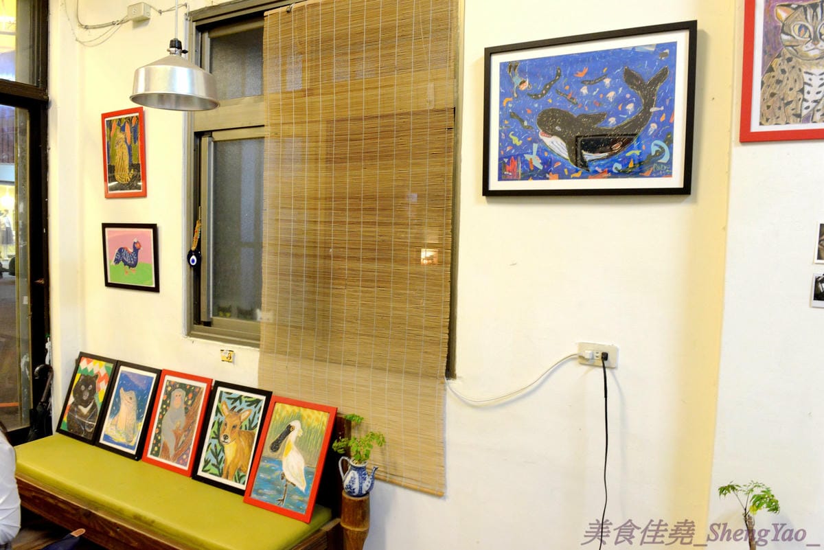 [台中西區]功夫上海手工魚丸 – 台中的小時光麵館,餐點味道簡單樸實,老闆為人超隨性,常客不乏外國人,大推台中幾乎吃不到的蔥油拌麵、超軟手工魚丸。