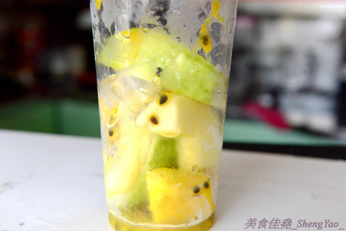 [台中梧棲]天河水茶飲專賣店 – 梧棲超厲害的飲料店,強力推薦特價40元的新鮮水果茶,真材實料,裏頭有好幾種水果切塊,一種喝完飲料還能吃新鮮水果的概念。