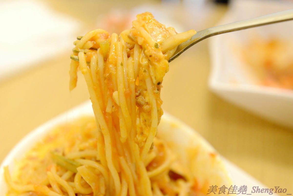 [台中沙鹿]熊罐子料理廚房 – 靜宜商圈新開的平價百元義大利麵燉飯,自製醬汁味道濃郁鮮明,焗烤起司和配料給得夠誠意,C/P值頗高且不錯吃。(店家邀約)(已遷移至梧棲)