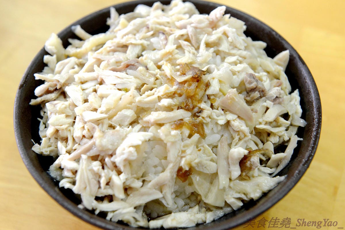 [台中沙鹿]故鄉飯麵現炒小吃 – 老師傅的手路菜餐廳,熱炒菜色豐富,便宜好吃有水準,而且還有賣單人份的,一個人來吃也合適。(遷至清水區臨港路5段72號)