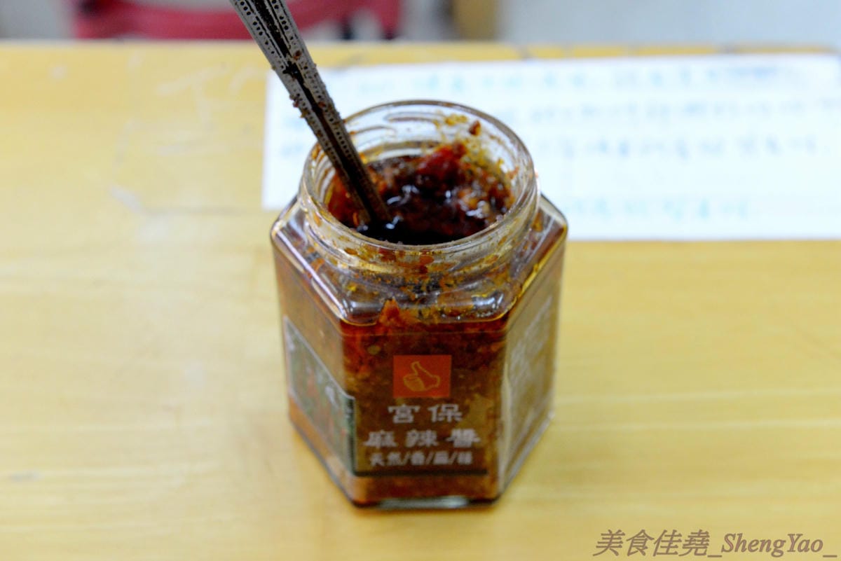 [台中沙鹿]故鄉飯麵現炒小吃 – 老師傅的手路菜餐廳,熱炒菜色豐富,便宜好吃有水準,而且還有賣單人份的,一個人來吃也合適。(遷至清水區臨港路5段72號)