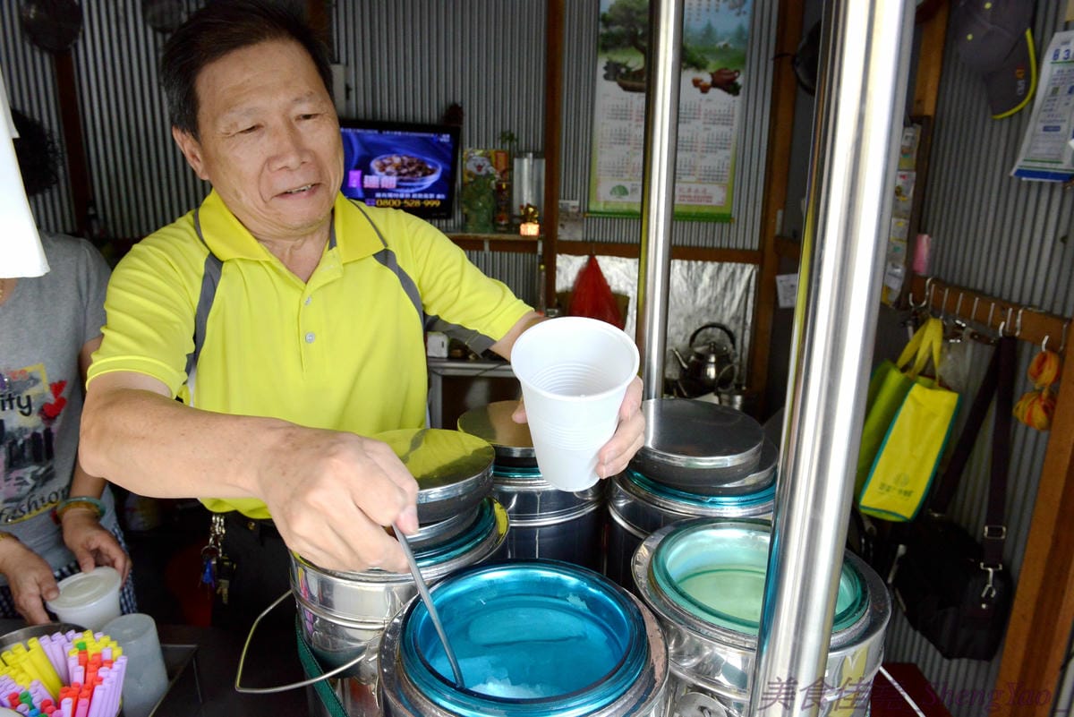 [台中清水]橋頭冰 – 清水將近50年歷史的古早味冰品,食材純天然不添加化學物,喝起來衛生又安全,5種口味都好喝。