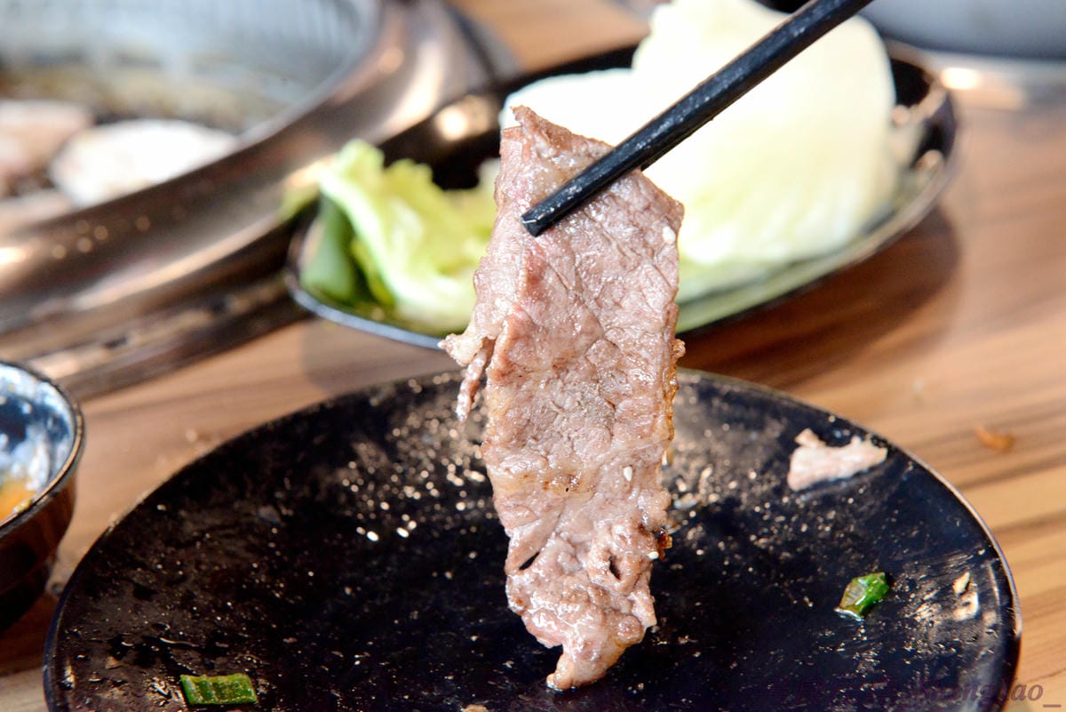 [台中梧棲]57夯肉 – 梧棲第一家燒肉火鍋吃到飽餐廳,食材幾乎都很新鮮,肉類和海鮮品質還算不錯,平價收費,烤完身上無油煙味,5/14-5/27試營運期間免收一成服務費。