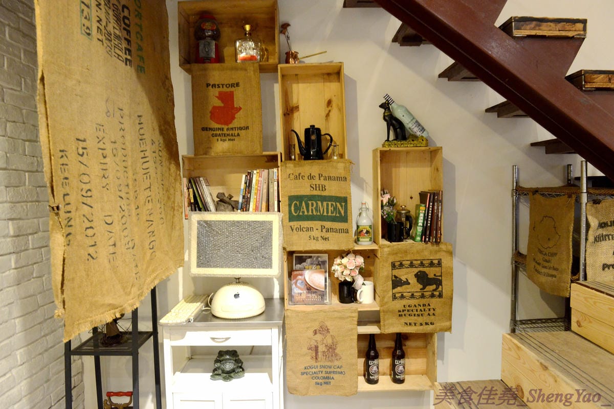 [基隆仁愛]朱比特咖啡 – 基隆新開幕的特色咖啡店,店內裝潢以海洋為元素,結合藝文氣息,咖啡使用自烘咖啡豆,單品咖啡好喝夠水準,5/20以前全店消費一律8折。(已歇業)