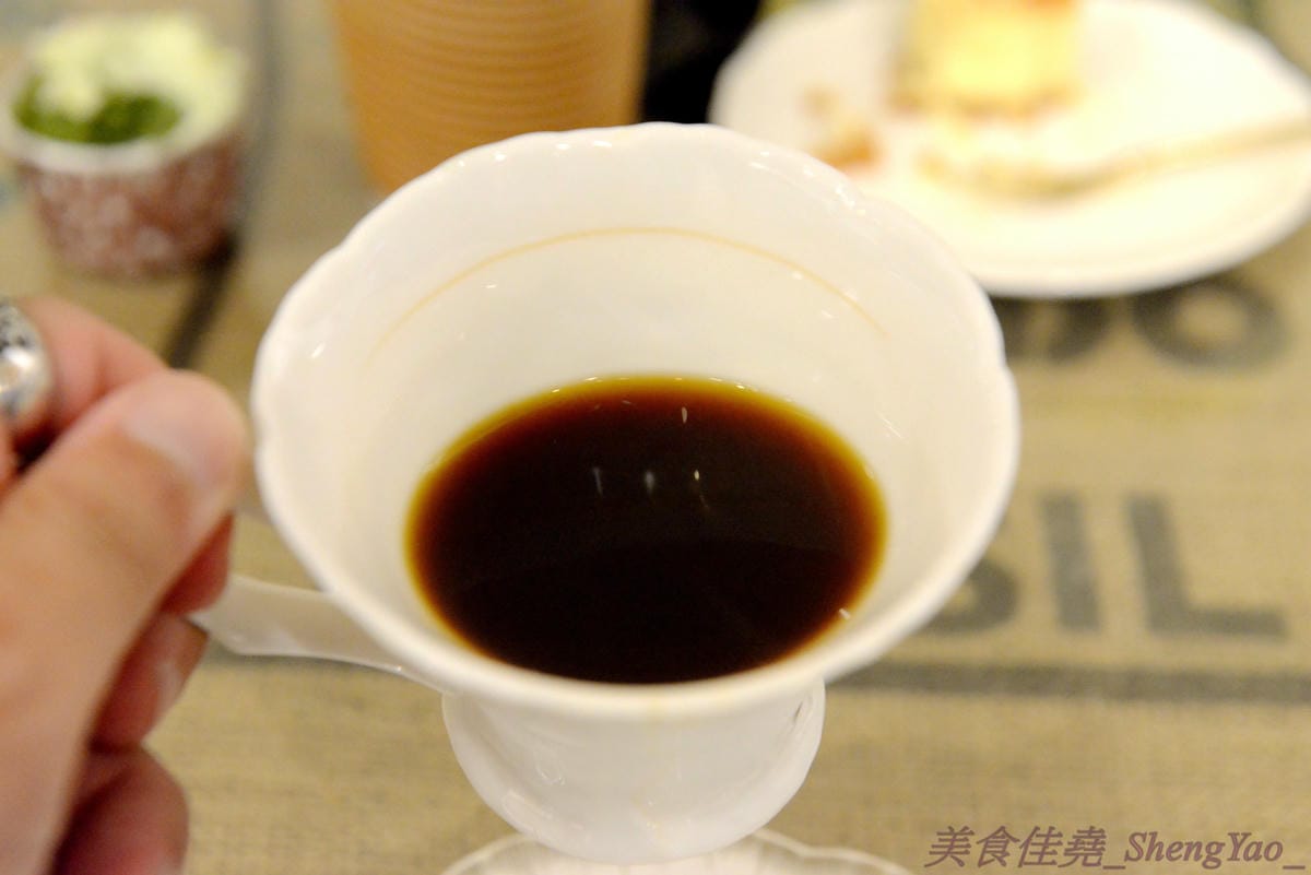 [基隆仁愛]朱比特咖啡 – 基隆新開幕的特色咖啡店,店內裝潢以海洋為元素,結合藝文氣息,咖啡使用自烘咖啡豆,單品咖啡好喝夠水準,5/20以前全店消費一律8折。(已歇業)