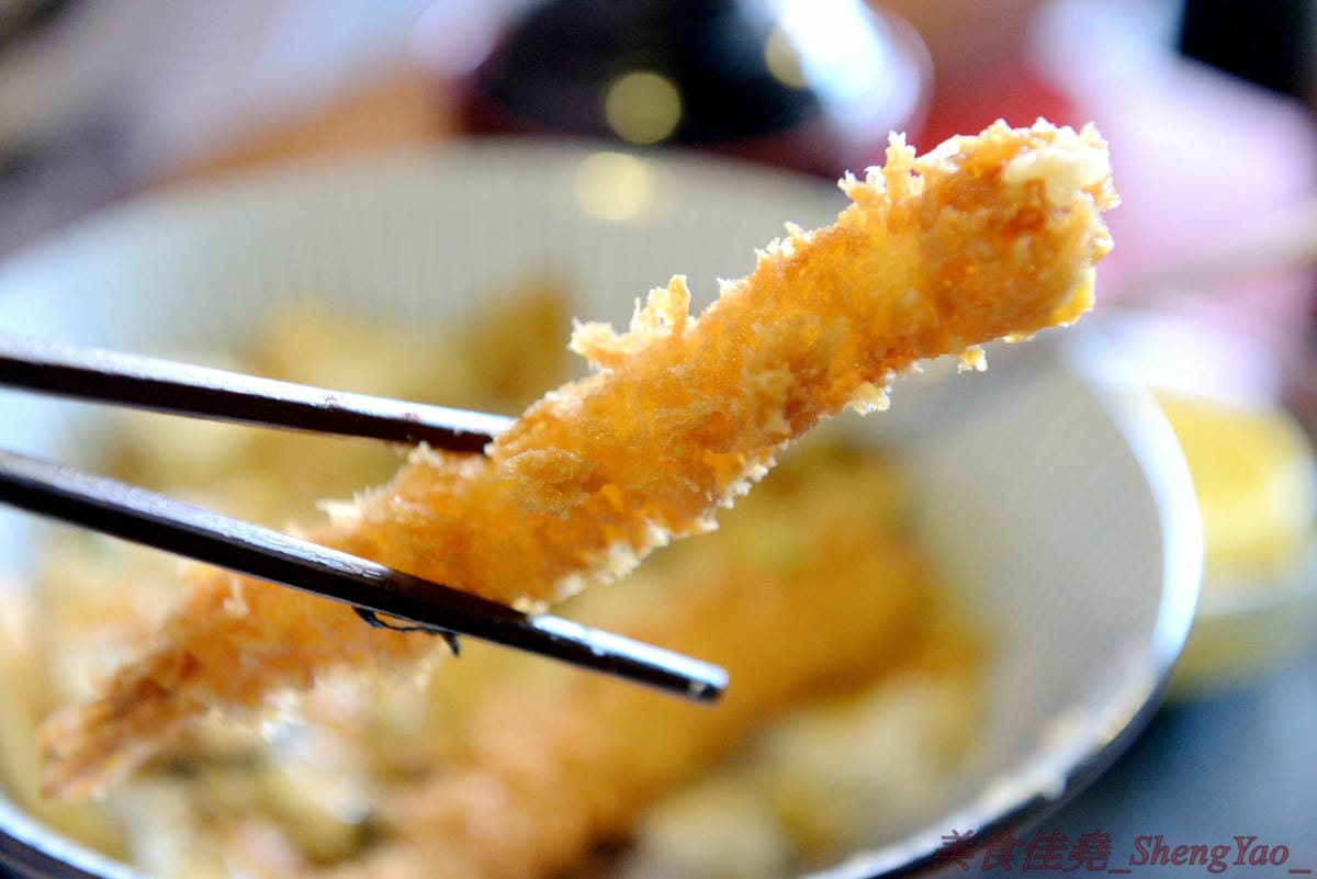 [台中沙鹿]神泉創意麵食 – 沙鹿新開的拉麵丼飯咖哩專賣店,餐點選擇多樣化,炸物類還不錯,價格不貴,目前點兩份特定系列套餐就送日式黃金豬排一份。(已歇業)