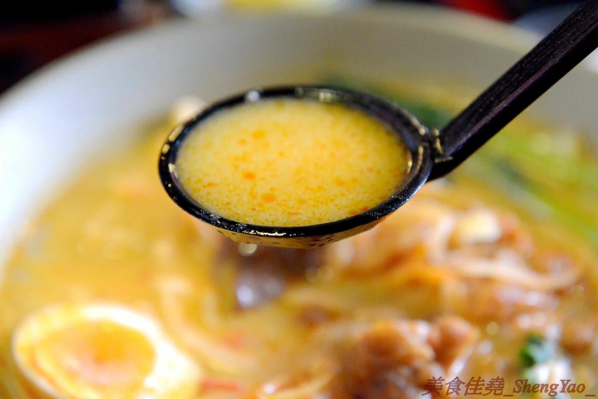 [台中沙鹿]神泉創意麵食 – 沙鹿新開的拉麵丼飯咖哩專賣店,餐點選擇多樣化,炸物類還不錯,價格不貴,目前點兩份特定系列套餐就送日式黃金豬排一份。(已歇業)