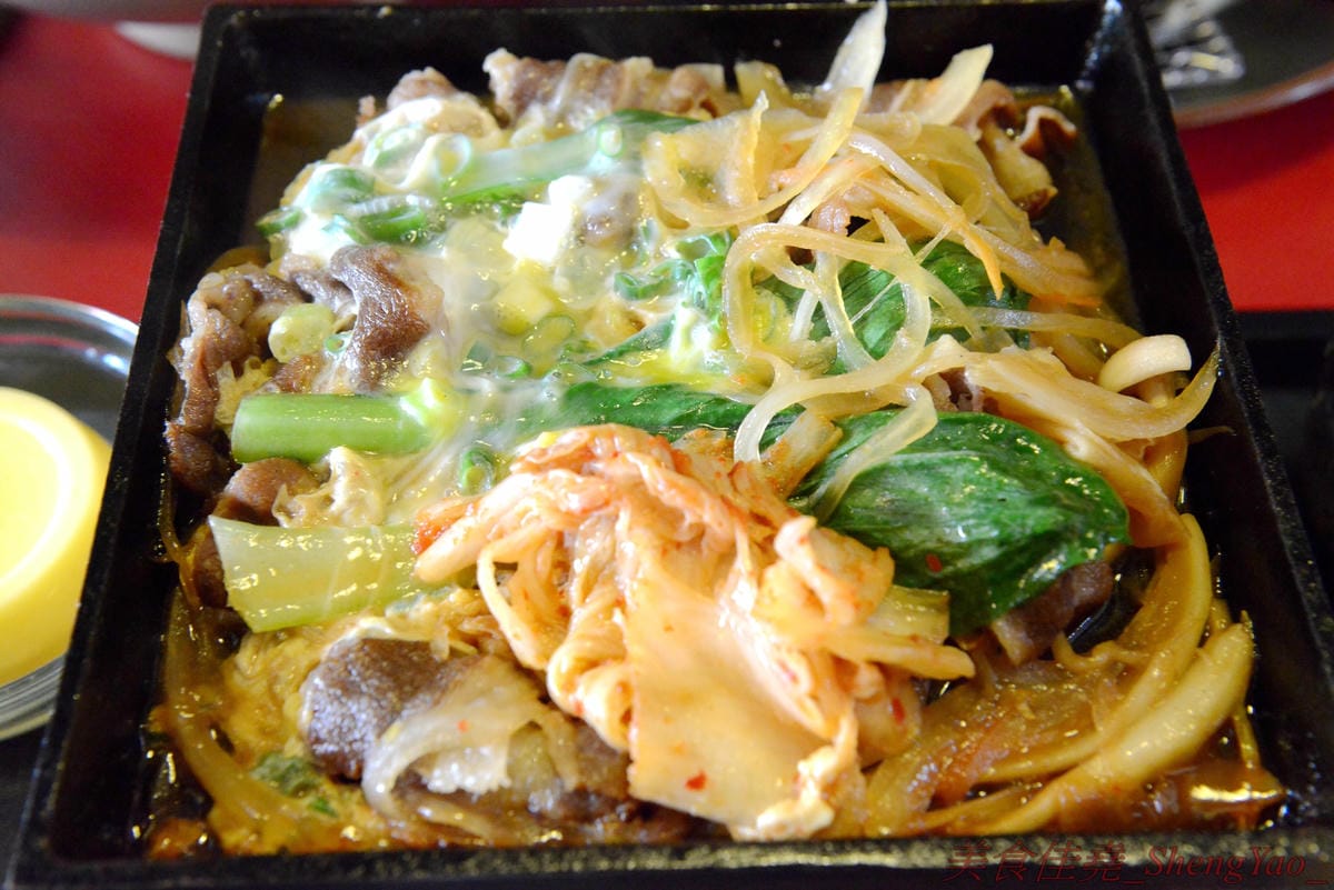 [台中沙鹿]神泉創意麵食 – 沙鹿新開的拉麵丼飯咖哩專賣店,餐點選擇多樣化,炸物類還不錯,價格不貴,目前點兩份特定系列套餐就送日式黃金豬排一份。(已歇業)