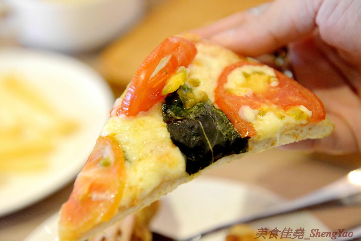 [台中沙鹿]義米蘭Pizza&Pasta – 沙鹿第一家披薩吃到飽餐廳,價位便宜,主餐不錯吃,披薩口味還不少,另外也有炸雞薯條等多種炸物,適合全家大小聚餐的新地方。(已歇業)