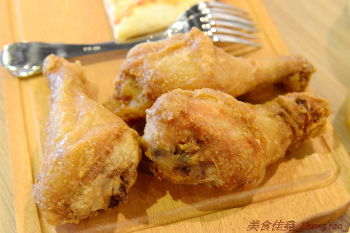 [台中沙鹿]義米蘭Pizza&Pasta – 沙鹿第一家披薩吃到飽餐廳,價位便宜,主餐不錯吃,披薩口味還不少,另外也有炸雞薯條等多種炸物,適合全家大小聚餐的新地方。(已歇業)