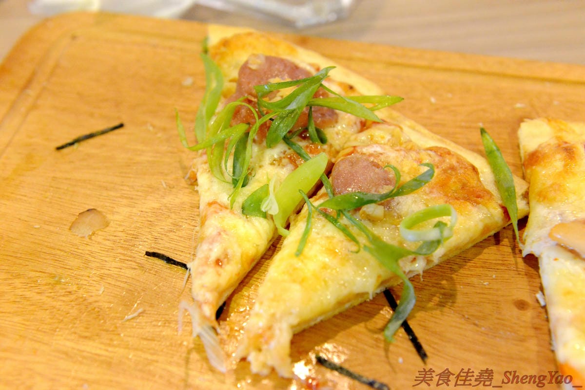 [台中沙鹿]義米蘭Pizza&Pasta – 沙鹿第一家披薩吃到飽餐廳,價位便宜,主餐不錯吃,披薩口味還不少,另外也有炸雞薯條等多種炸物,適合全家大小聚餐的新地方。(已歇業)