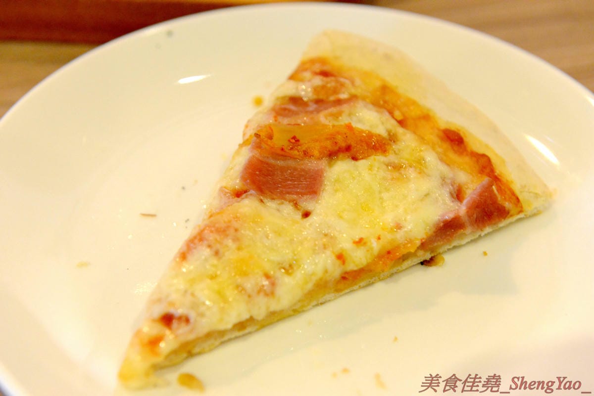 [台中沙鹿]義米蘭Pizza&Pasta – 沙鹿第一家披薩吃到飽餐廳,價位便宜,主餐不錯吃,披薩口味還不少,另外也有炸雞薯條等多種炸物,適合全家大小聚餐的新地方。(已歇業)