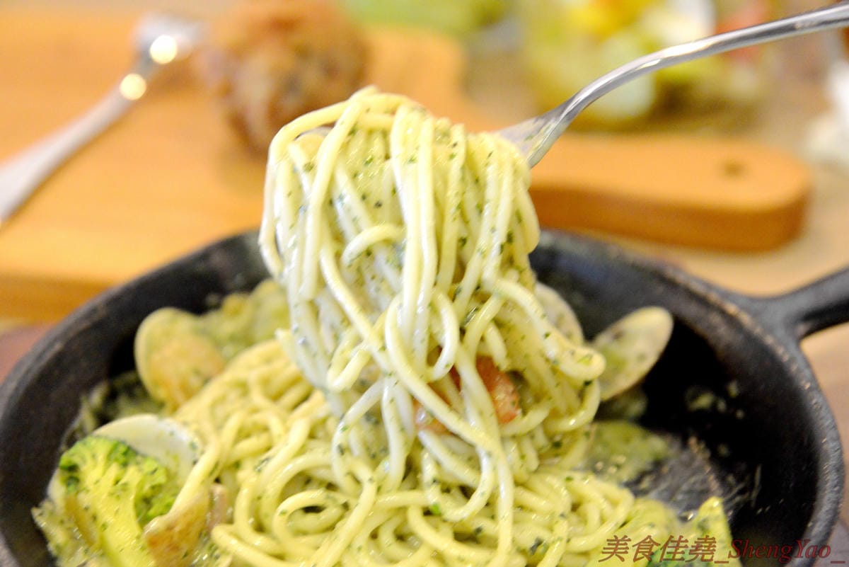 [台中沙鹿]義米蘭Pizza&Pasta – 沙鹿第一家披薩吃到飽餐廳,價位便宜,主餐不錯吃,披薩口味還不少,另外也有炸雞薯條等多種炸物,適合全家大小聚餐的新地方。(已歇業)