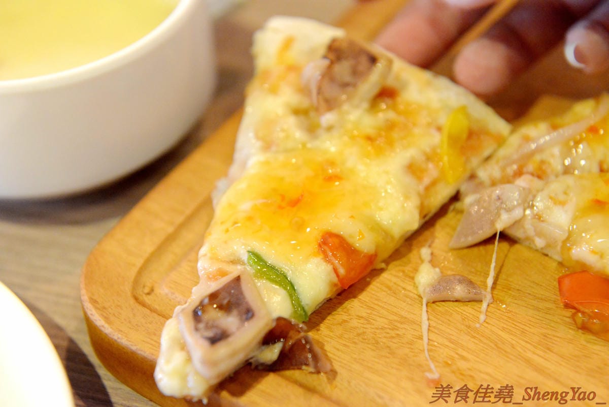 [台中沙鹿]義米蘭Pizza&Pasta – 沙鹿第一家披薩吃到飽餐廳,價位便宜,主餐不錯吃,披薩口味還不少,另外也有炸雞薯條等多種炸物,適合全家大小聚餐的新地方。(已歇業)