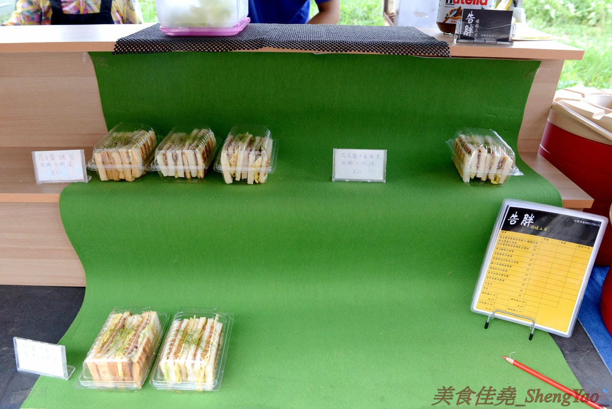 [台中沙鹿]告胖碳烤吐司 – 靜宜商圈碳烤吐司早餐車,碳烤土司香氣十足,搭配店家自己醃製的漢堡肉和里肌肉排,好吃又不貴。(已遷至英才路上)
