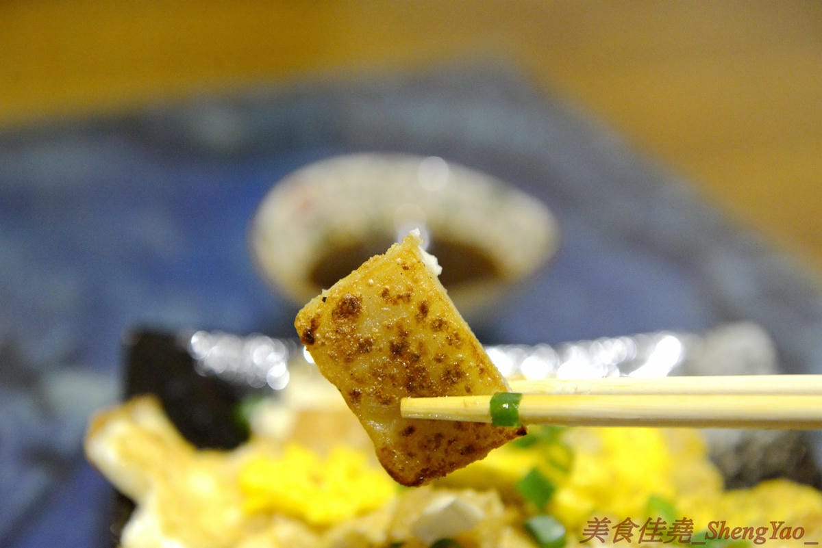 [台中清水]彩虹屋 – 應該是清水僅存唯一一家泡沫紅茶店,25年的歷史帶給無數清水人美好的回憶,店內環境氣氛佳,飲料茶點都不貴,味道上也有一定水準,大推蘿蔔糕加蛋、炸甜不辣和豬排。