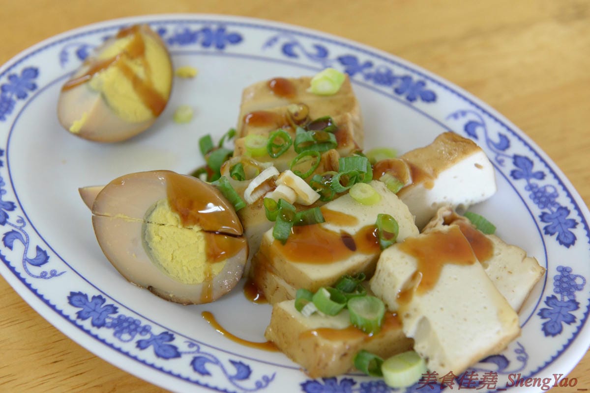 [台中梧棲]牛家村麵食館 – 美食APP推薦的梧棲美食,梧棲天河水斜對面,水餃不貴又好吃,其他就見仁見智。