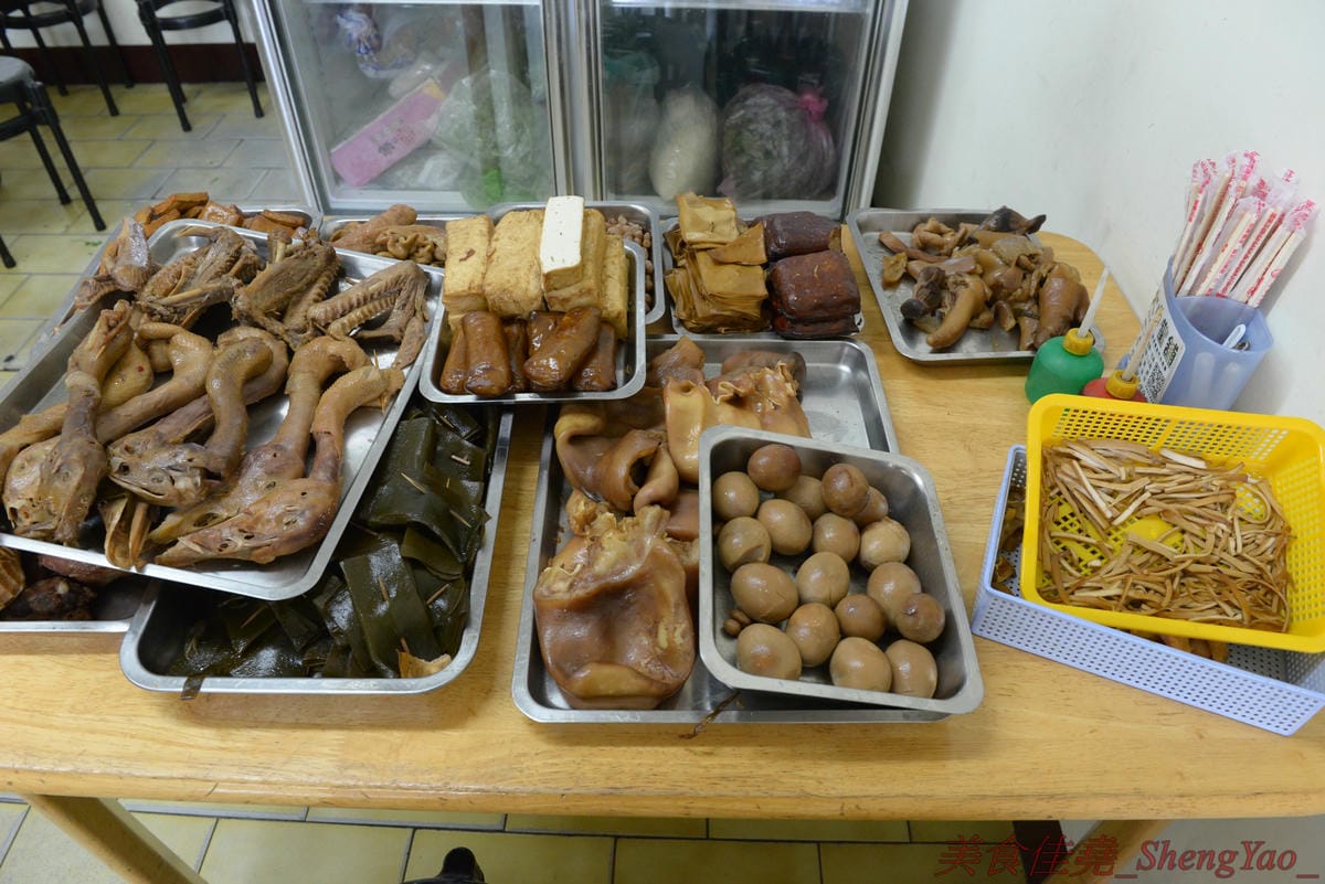 [台中梧棲]牛家村麵食館 – 美食APP推薦的梧棲美食,梧棲天河水斜對面,水餃不貴又好吃,其他就見仁見智。