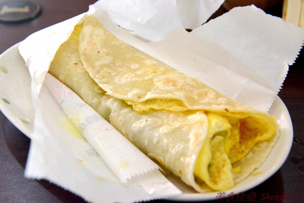 [台中梧棲]幸福早餐坊 – 梧棲超人氣西式早餐店,餐點帶有創意,價格超便宜又好吃,不輸給一些知名連鎖早餐店,早上8點過後還有加賣小鮮肉奶茶和燈泡珍珠奶茶(燈泡奶茶周六周日限定)。
