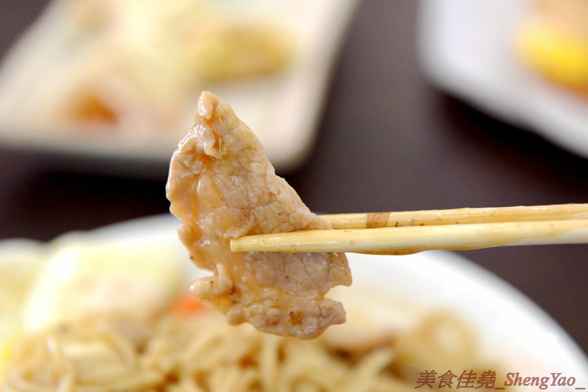[台中梧棲]幸福早餐坊 – 梧棲超人氣西式早餐店,餐點帶有創意,價格超便宜又好吃,不輸給一些知名連鎖早餐店,早上8點過後還有加賣小鮮肉奶茶和燈泡珍珠奶茶(燈泡奶茶周六周日限定)。
