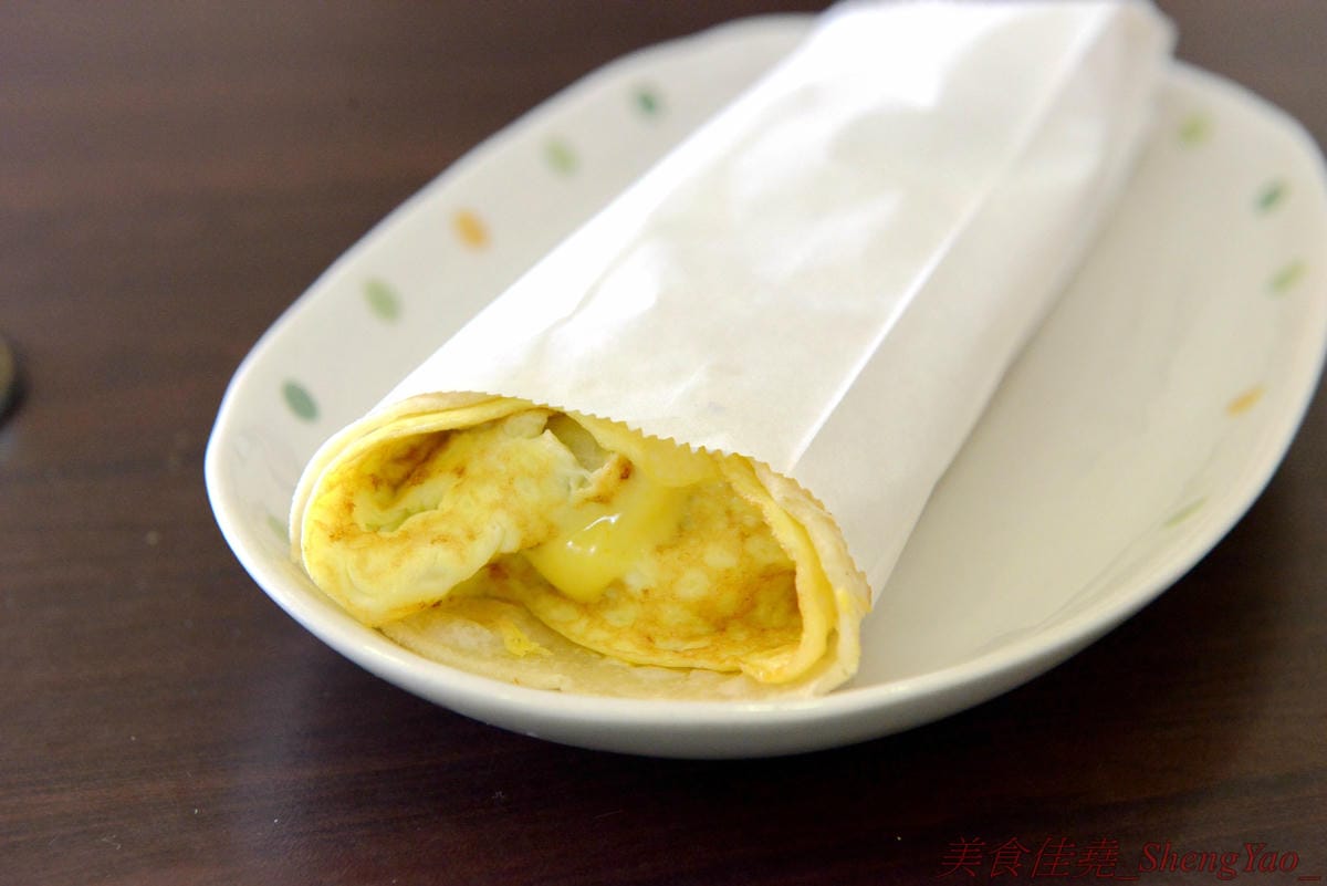 [台中梧棲]幸福早餐坊 – 梧棲超人氣西式早餐店,餐點帶有創意,價格超便宜又好吃,不輸給一些知名連鎖早餐店,早上8點過後還有加賣小鮮肉奶茶和燈泡珍珠奶茶(燈泡奶茶周六周日限定)。