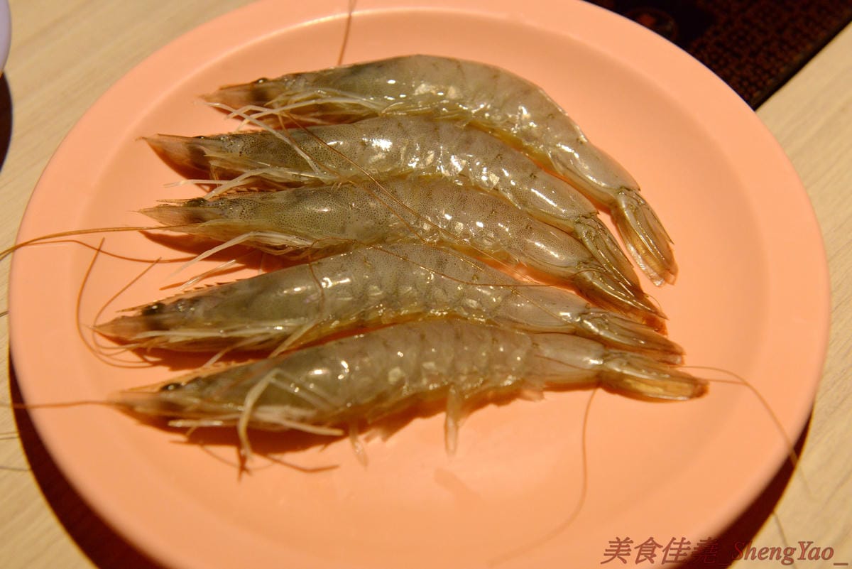 [台中沙鹿]大喜鍋 – 沙鹿最便宜的鴛鴦火鍋吃到飽,平日198元不收服務費,四種現切肉片加上自助吧熱食冷食無限享用,食肉族的最愛。