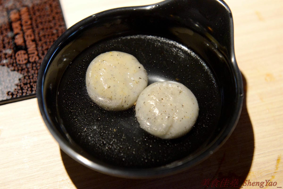 [台中沙鹿]大喜鍋 – 沙鹿最便宜的鴛鴦火鍋吃到飽,平日198元不收服務費,四種現切肉片加上自助吧熱食冷食無限享用,食肉族的最愛。