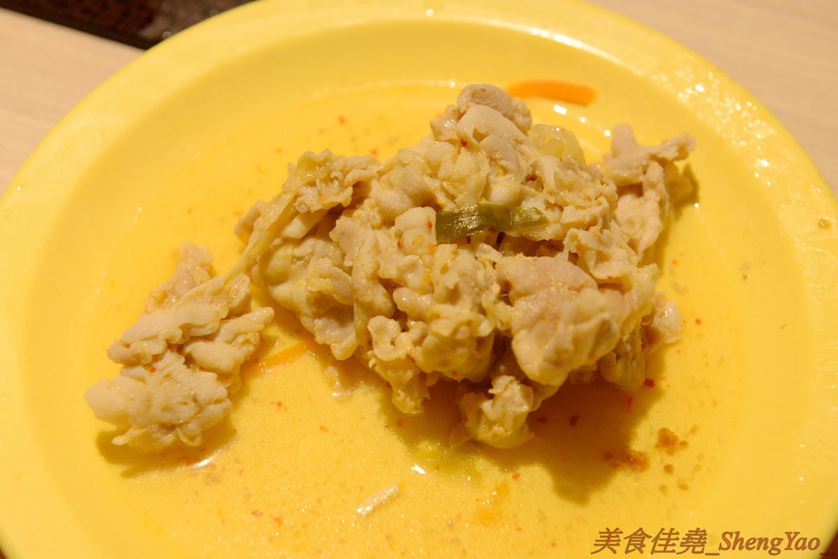 [台中沙鹿]大喜鍋 – 沙鹿最便宜的鴛鴦火鍋吃到飽,平日198元不收服務費,四種現切肉片加上自助吧熱食冷食無限享用,食肉族的最愛。